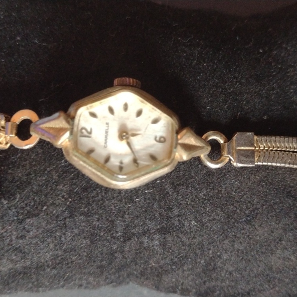 Caravelle Vintage Watch 29$